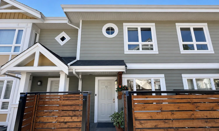 13-915 Tobruck Avenue
