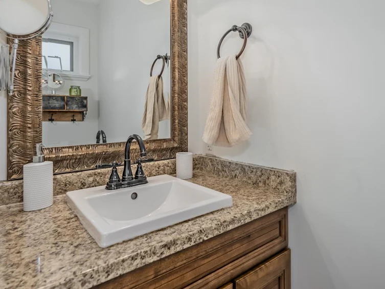 3553 Monashee Street, Abbotsford, BC, V2S 7H4 - 8