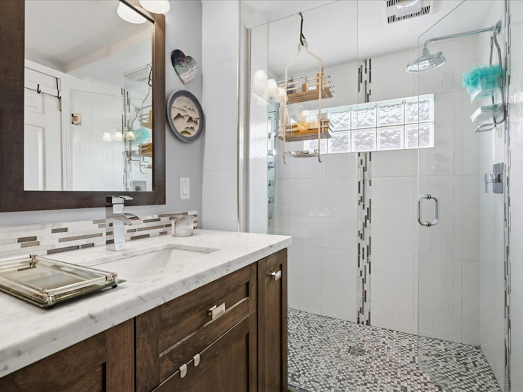 201-3220 W 4th Avenue, Vancouver, BC, V6K 1R9 - 12