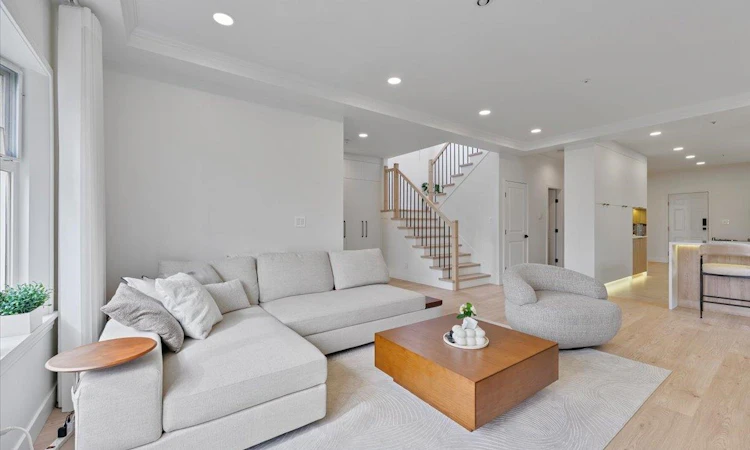 817 W 60th Avenue