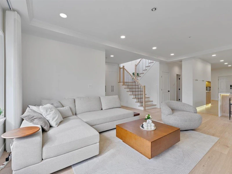 817 W 60th Avenue, Vancouver BC V6P 2A2