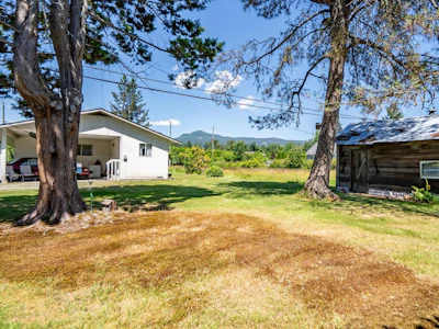 25792 Dewdney Trunk Road - 2