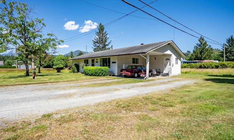 25792 Dewdney Trunk Road