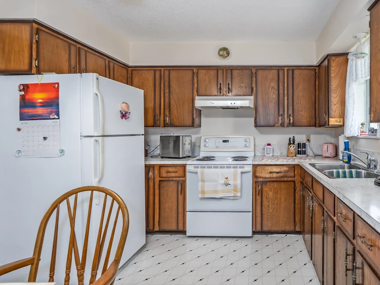 25792 Dewdney Trunk Road, Maple Ridge, BC, V4R 1Y4 - 5