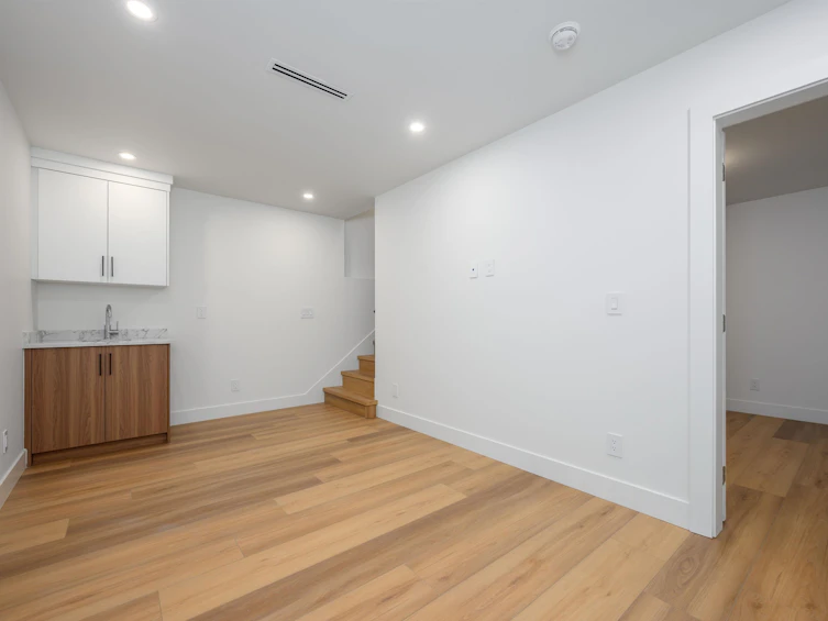 1-6176 Elgin Avenue, Burnaby, BC, V5H 3S4 - 32