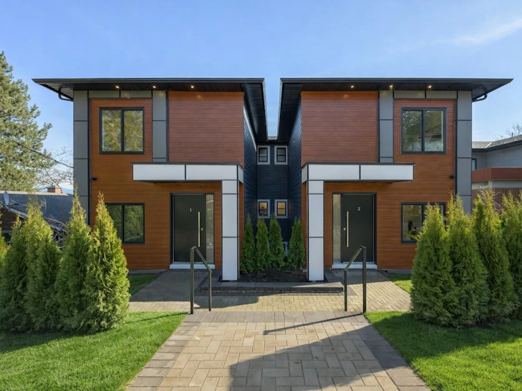 1-6176 Elgin Avenue, Burnaby, BC, V5H 3S4
