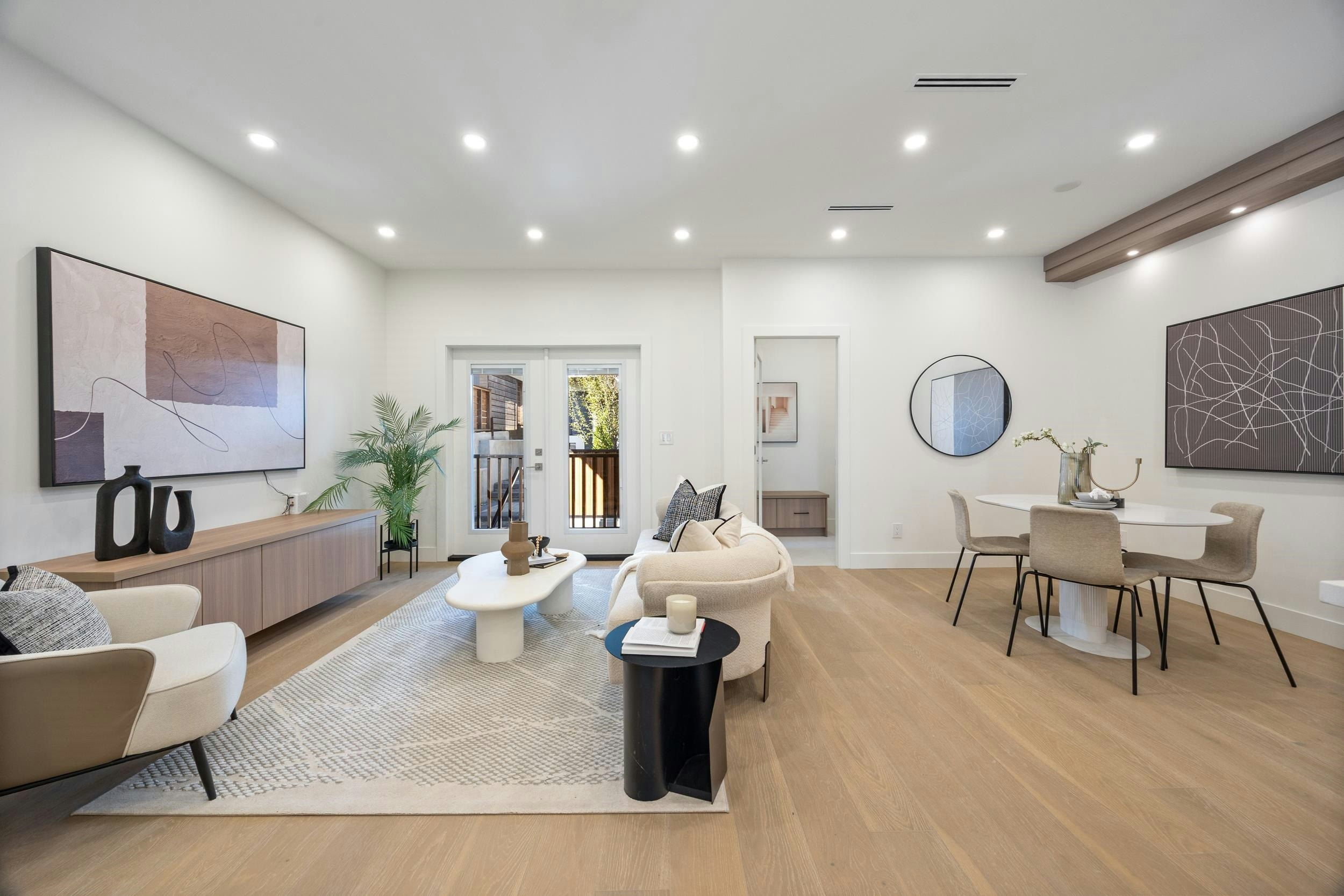 3-6176 Elgin Avenue - 4