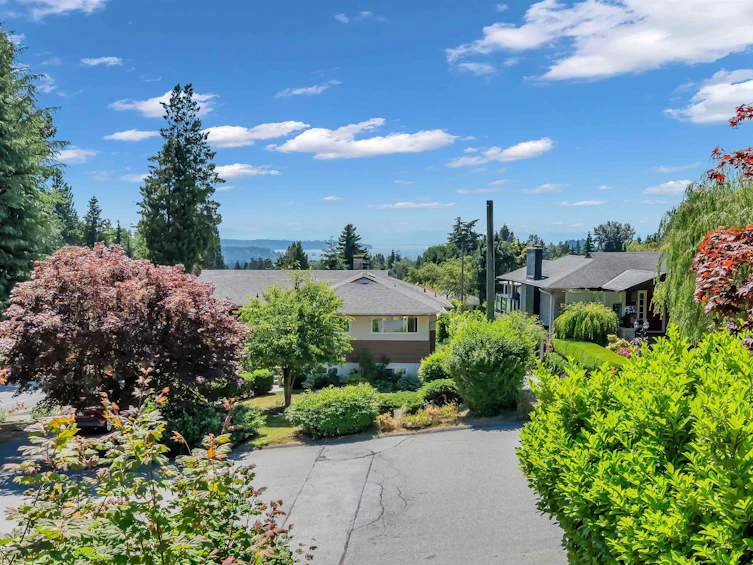 468 Saville Crescent, North Vancouver, BC, V7N 3B1