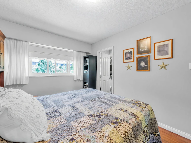 468 Saville Crescent, North Vancouver, BC, V7N 3B1 - 9