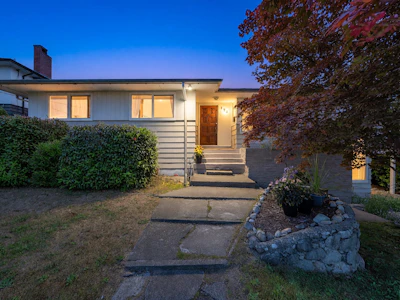 468 Saville Crescent - 2