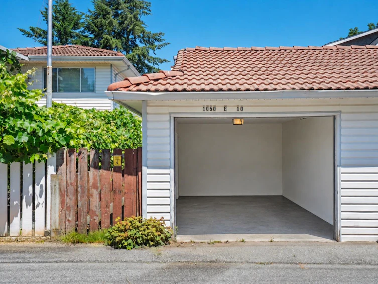 1050 E 10th Avenue, Vancouver, BC, V5T 2B5 - 4
