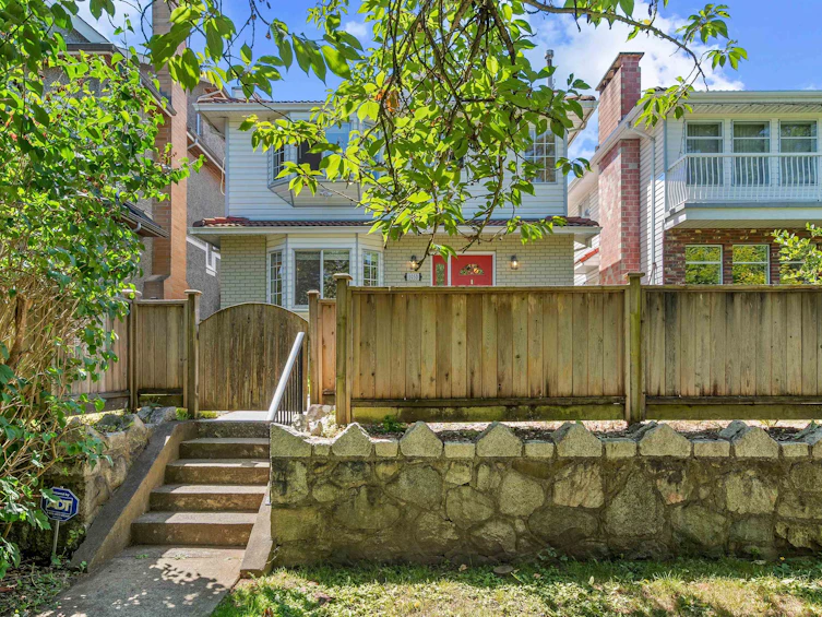 1050 E 10th Avenue, Vancouver, BC, V5T 2B5 - 5