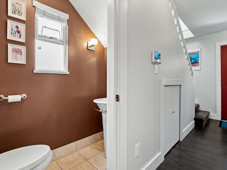 1050 E 10th Avenue, Vancouver, BC, V5T 2B5 - 15