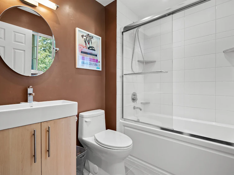 1050 E 10th Avenue, Vancouver, BC, V5T 2B5 - 21