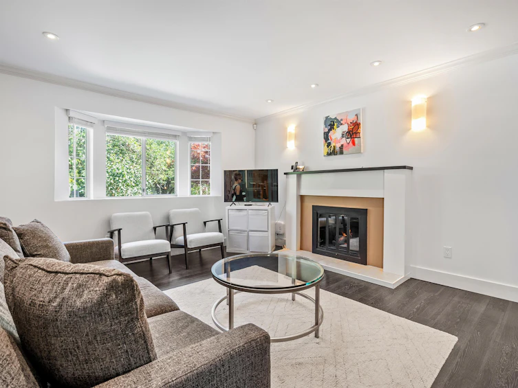 1050 E 10th Avenue, Vancouver, BC, V5T 2B5 - 9