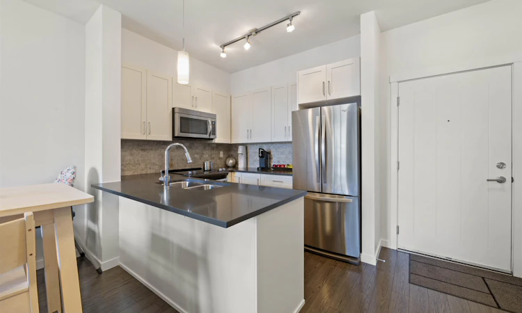 510-2855 156 Street