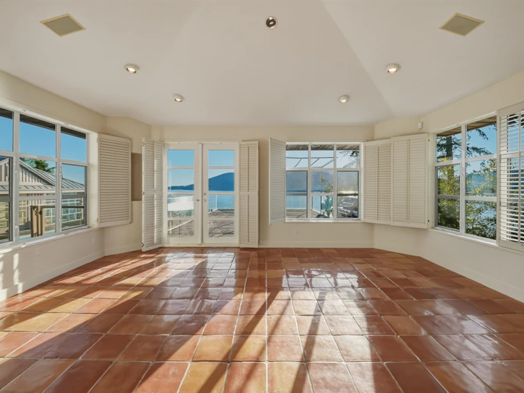 6231 Taylor Drive, West Vancouver, BC, V7W 1Y8 - 16