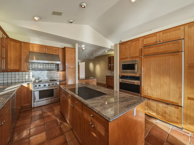 6231 Taylor Drive, West Vancouver, BC, V7W 1Y8 - 13