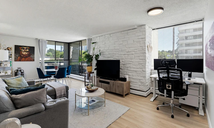 302-3737 Bartlett Court