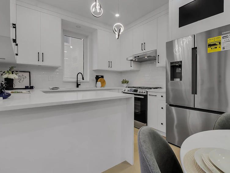 583 E 60th Avenue, Vancouver, BC, V5X 2A2 - 9