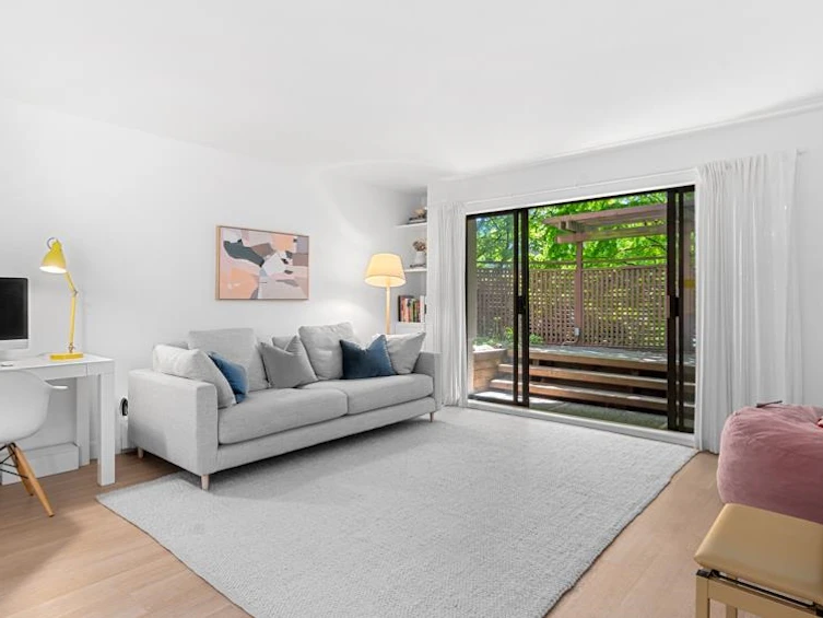 115-1945 Woodway Place, Burnaby, BC, V5B 4S4 - 8