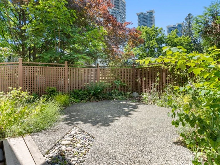 115-1945 Woodway Place, Burnaby, BC, V5B 4S4 - 9