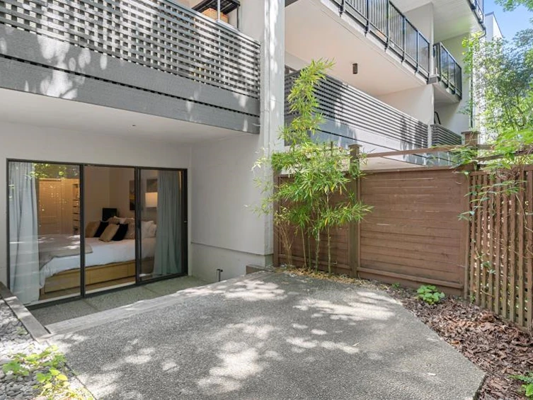 115-1945 Woodway Place, Burnaby, BC, V5B 4S4 - 22