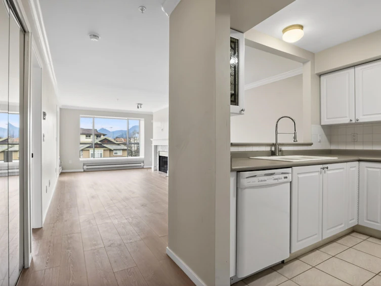 308-2340 Hawthorne Avenue, Port Coquitlam, BC, V3C 1W9 - 4