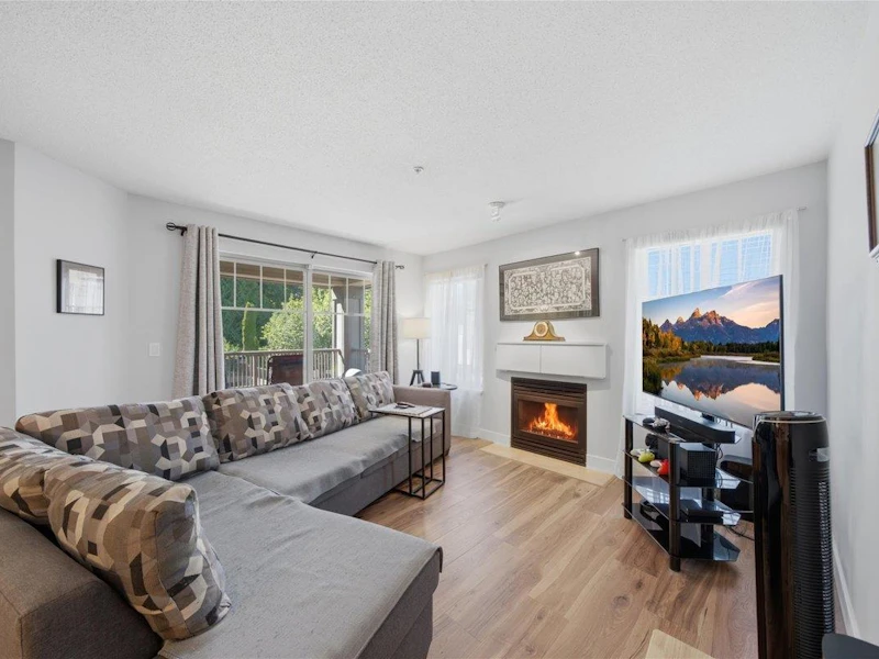 212 - 12020 207a Street, Maple Ridge BC V2X 8V2