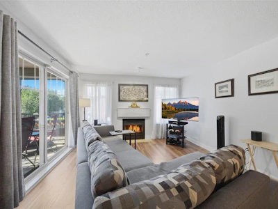 212-12020 207a Street - 3