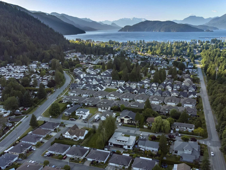 464 Alder Avenue, Harrison Hot Springs, BC, V0M 1K0 - 2