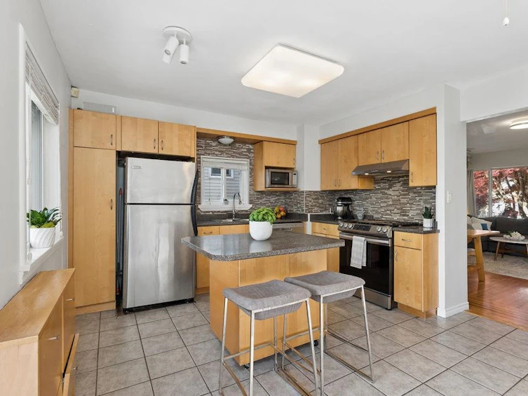 4344 Skeena Street, Vancouver, BC, V5R 2L7 - 4