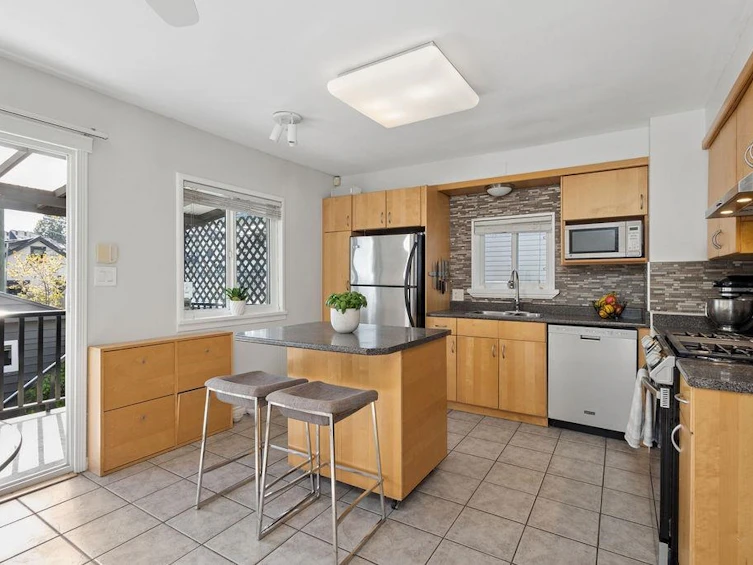 4344 Skeena Street, Vancouver, BC, V5R 2L7 - 2