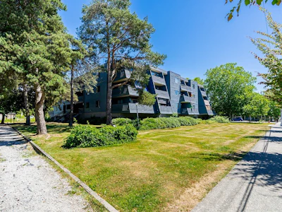 207-17661 58a Avenue - 3