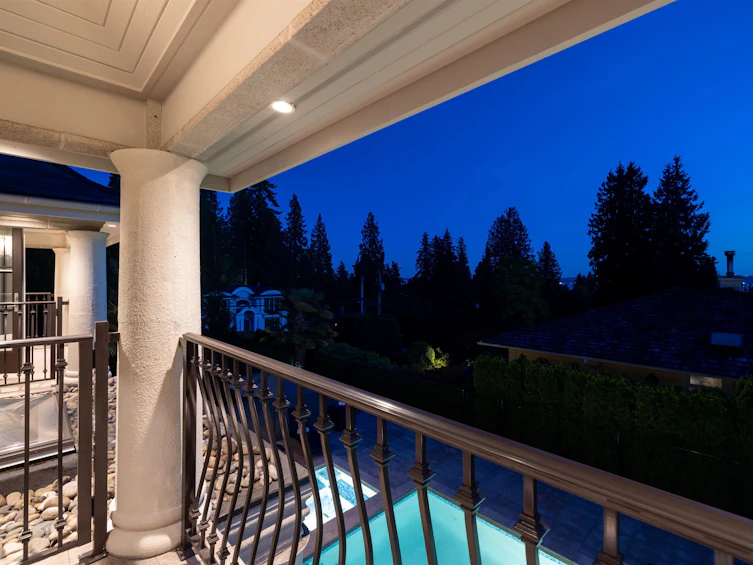 2912 Mathers Avenue, West Vancouver, BC, V7V 2K1 - 23