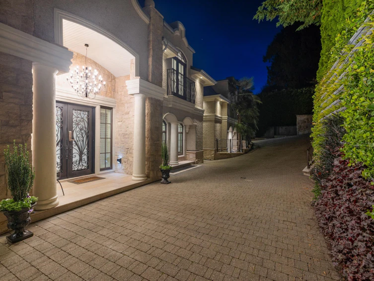 2912 Mathers Avenue, West Vancouver, BC, V7V 2K1 - 8