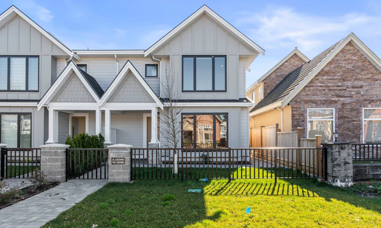 2-10700 Aragon Road