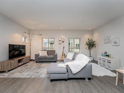 50-843 Ewen Avenue - 3