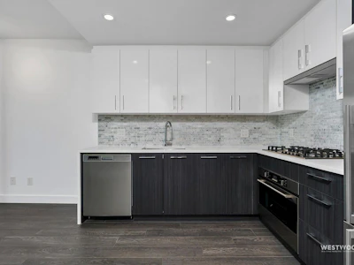 1403-518 Whiting Way - 2