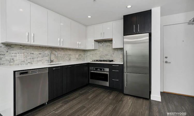 1403-518 Whiting Way