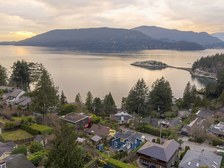 6252 Wellington Avenue, West Vancouver, BC, V7W 2H4 - 39