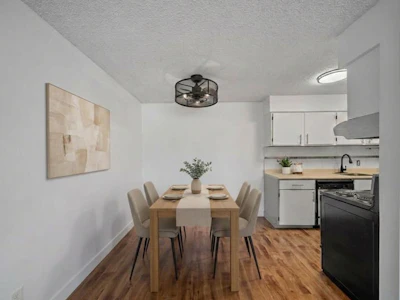 804-1026 Queens Avenue - 2