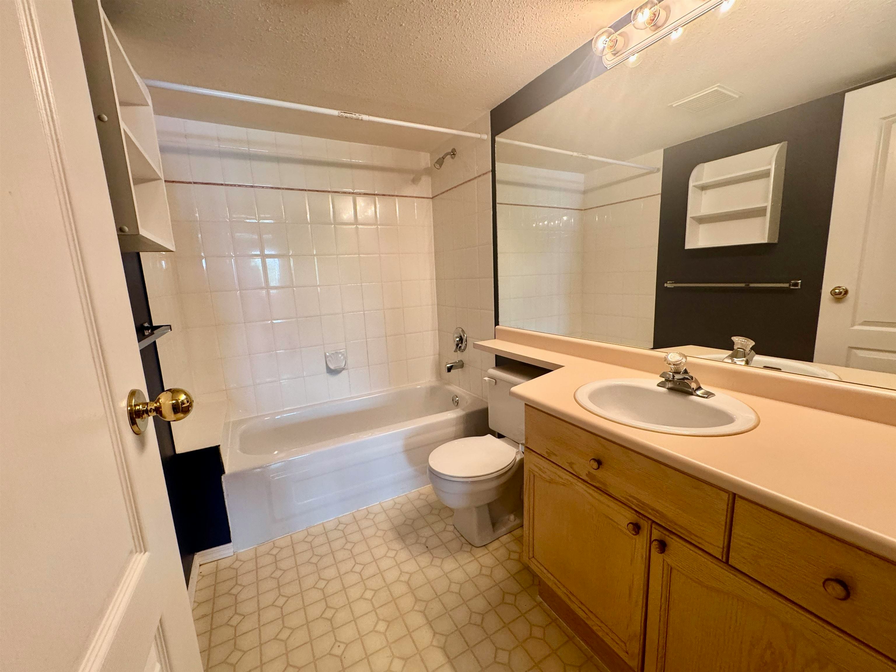 215-33175 Old Yale Road, Abbotsford, BC, V2S 2J4 - 6