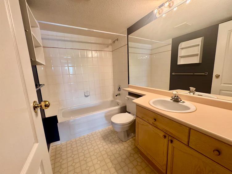 215-33175 Old Yale Road, Abbotsford, BC, V2S 2J4 - 6