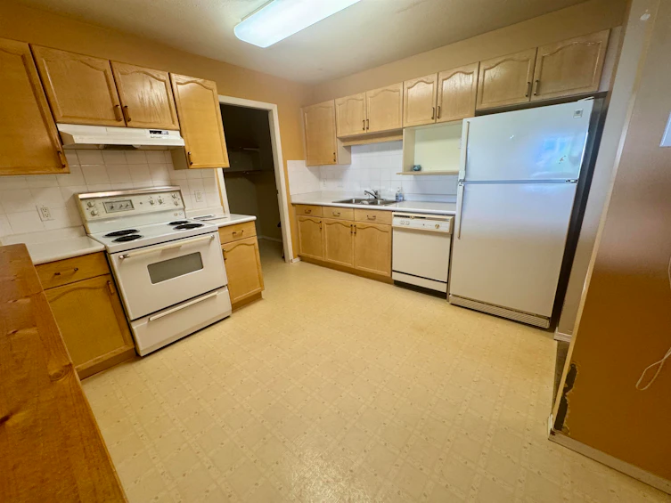 215-33175 Old Yale Road, Abbotsford, BC, V2S 2J4 - 4