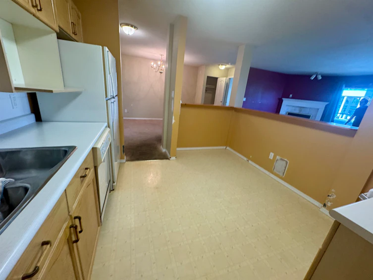 215-33175 Old Yale Road, Abbotsford, BC, V2S 2J4 - 3