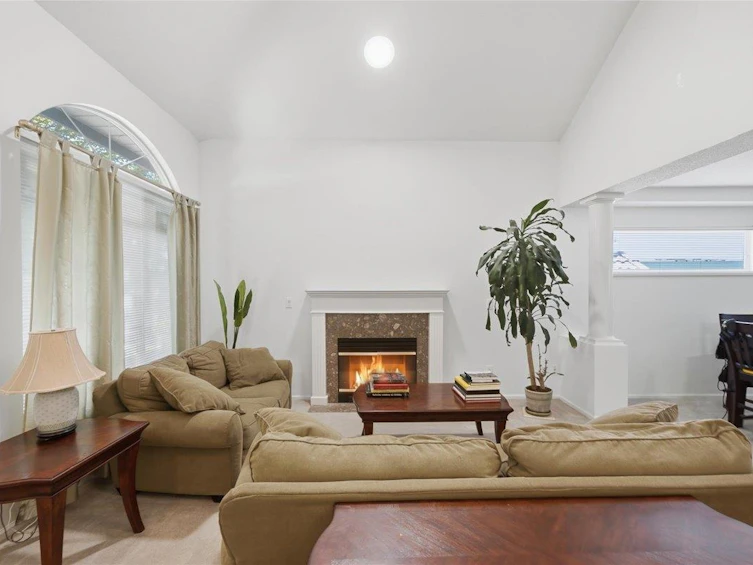 1594 Plateau Crescent, Coquitlam, BC, V3E 3B3 - 3