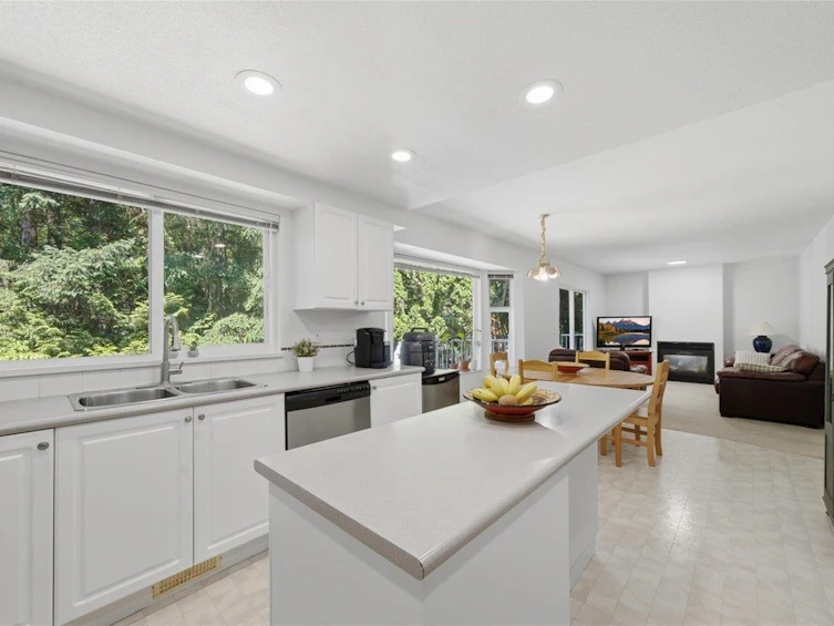 1594 Plateau Crescent, Coquitlam, BC, V3E 3B3 - 10