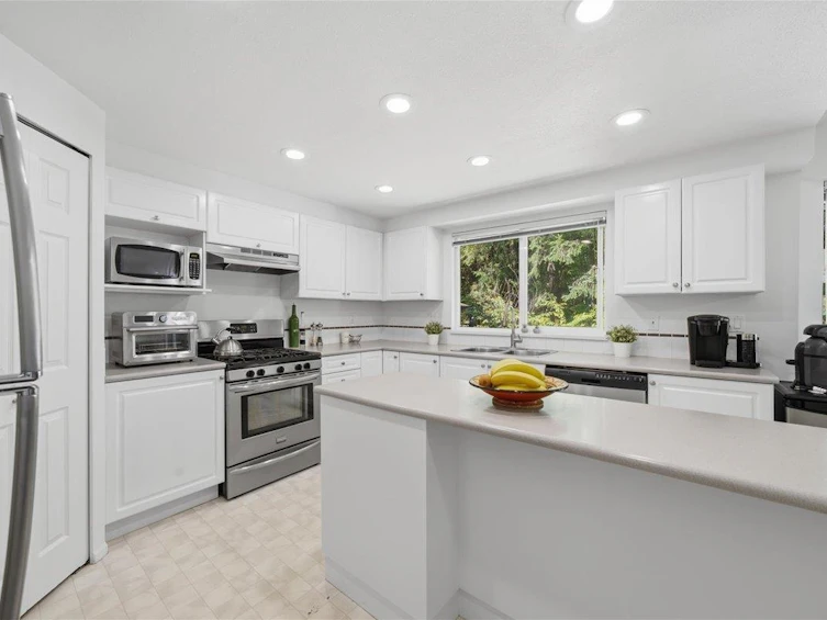 1594 Plateau Crescent, Coquitlam, BC, V3E 3B3 - 8