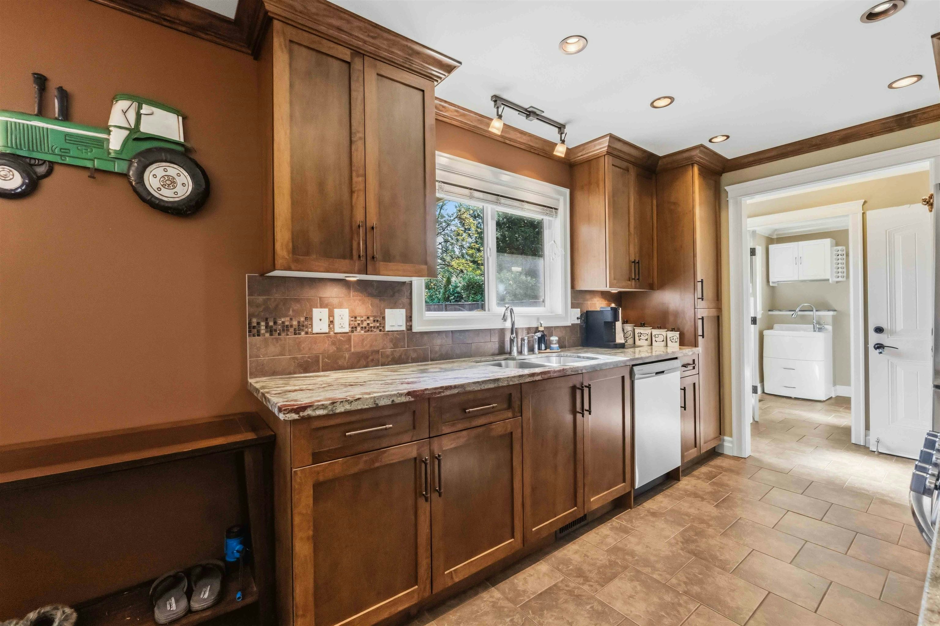12316 227 Street, Maple Ridge, BC, V2X 6J7 - 8